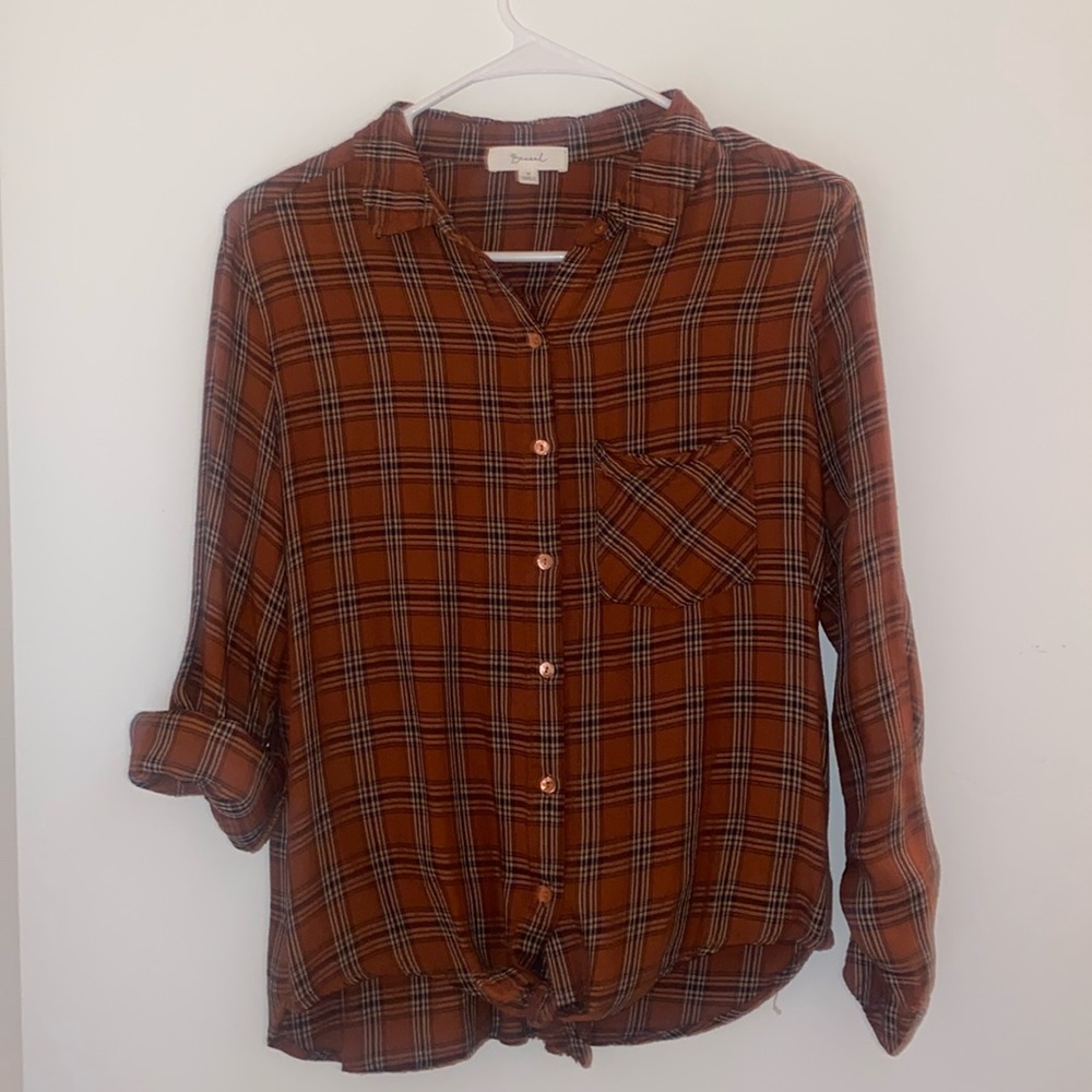 Button-down Becaal blouse with optional waist tie